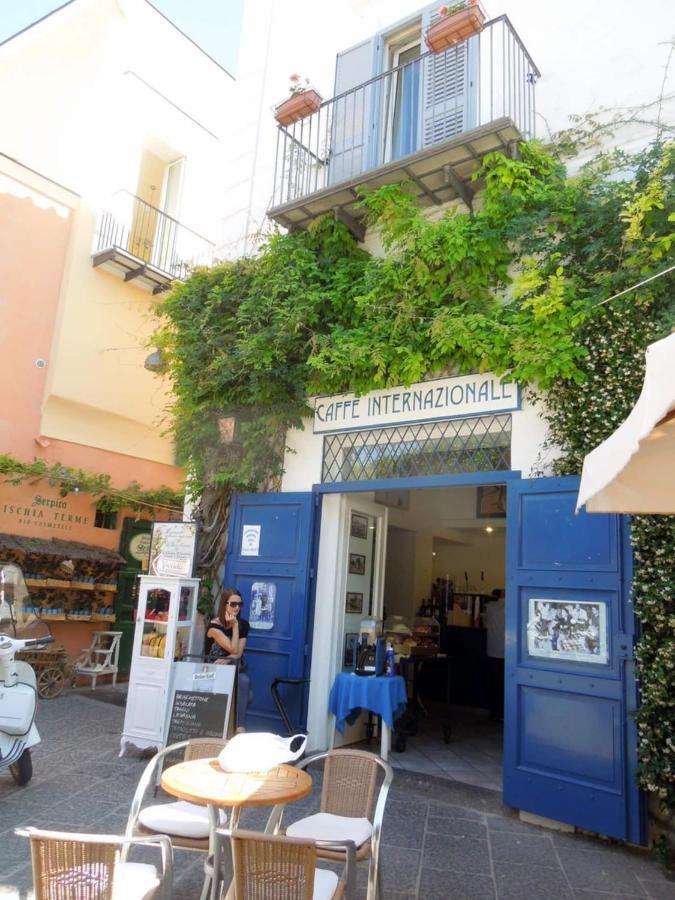 Appartamenti Su Piazza Matteotti Forio Centralissimi Экстерьер фото
